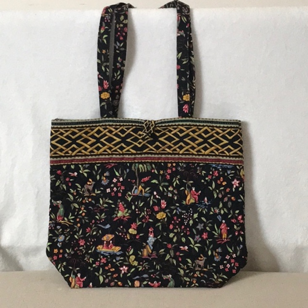 Pretty Vera Bradley Tote in the classic Ming pattern - Must See!